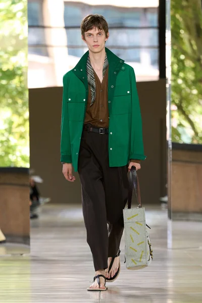 Look 33